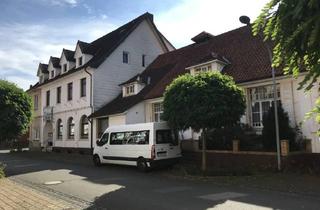 Gewerbeimmobilie mieten in Fleckenstraße 37, 37191 Katlenburg-Lindau, Großer Saal oder Halle mit direktem Straßenzugang und WC Anlage