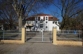 Anlageobjekt in Rosa-Luxemburg-Str. 4b, 14482 Babelsberg Nord, Exklusives Stadtvillen-Ensemble mit Parkcharakter, Tiefgarage, voll vermietet