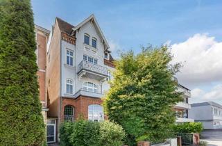 Wohnung mieten in Fackenburger Allee 53C, 23554 St. Lorenz Nord, Modern gestaltete 2,5-Zimmer-Dachgeschosswohnung, mit Einbauküche und Duschbad mit Fenster in Lübeck