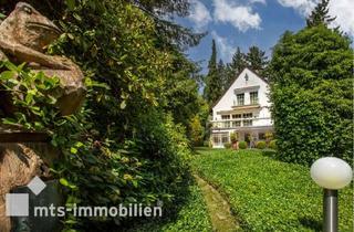 Villa kaufen in 61476 Kronberg, MTS-Immobilien / Einfamilienvilla mit individuellem Charme und Erweiterunspotential in Golfplatznähe