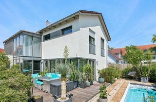 Einfamilienhaus kaufen in 85445 Oberding, Design trifft Wohnkomfort - Architektenhaus mit Sauna, Whirlpool & Pool