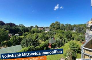 Wohnung kaufen in Am Marktplatz, 09221 Neukirchen, Attraktive Wohnung mit Balkon-Blick ins Grüne und Tiefgaragen-Stellplatz sucht neuen Eigentümer!