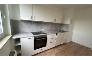 Wohnung kaufen in 64546 Mörfelden-Walldorf, Mörfelden-Walldorf - Stilvoll kernsaniert! 3-Zimmer-Wohntraum mit Balkon & Garage