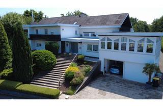 Villa kaufen in 35088 Battenberg, Traumhafte Villa mit zauberhaftem Garten, Einliegerwohnung und Indoor Pool