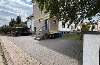 Haus kaufen in 66798 Wallerfangen, Wallerfangen - 3-Familienhaus in Wallerfangen mit Garten, Garage & Mieteinnahmen