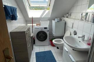 Wohnung kaufen in 35039 Marburg, Marburg - 2-Zimmer-Dachgeschosswohnung mit Schlossblick zu verkaufen