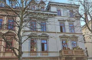 Wohnung kaufen in 70372 Stuttgart, Stuttgart - Denkmalgeschützte Altbauetage beim Kurpark