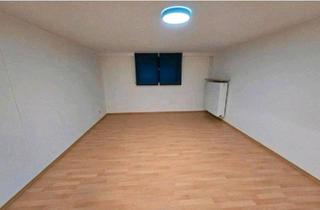 Haus kaufen in 83024 Rosenheim, Rosenheim - Kellerraum zu verkaufen unbewohnt