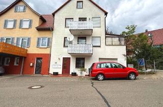 Haus kaufen in 72663 Großbettlingen, Großbettlingen - Vermietetes 3-Familienhaus mit zwei Balkonen, Terrasse & Garage - ruhig gelegen in Großbettlingen