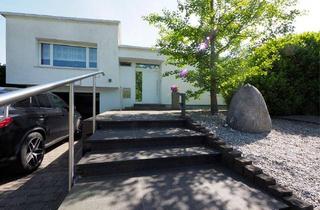 Einfamilienhaus kaufen in 66386 St. Ingbert, St. Ingbert - St. Ingbert Sengscheid: Freistehendes Einfamilienhaus mit traumhaftem Garten!