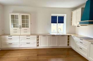 Wohnung kaufen in 04277 Marienbrunn, Kernsaniert 2018 - vermietete 4-Zimmer-Wohnung unter Denkmalschutz im Süden Leipzigs
