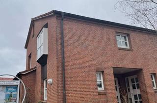 Wohnung mieten in Amakermarkt 10, 24321 Lütjenburg, große Erdgeschosswohnung mit Garten im Grünen in zentraler Lage