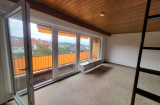 Wohnung mieten in 66482 Zweibrücken, Großzügige Whg. im 1. OG mit Loggia, Garage, EBK, in guter Lage