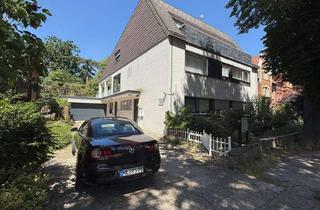 Haus kaufen in 38350 Helmstedt, Repräsentative Immobilie:vermietete Praxis und großzügige Wohnung auf 2 Etagen.Sauna,Pool,Balkone