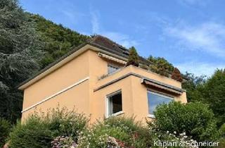 Haus kaufen in 65817 Eppstein, Freundliches Haus mit Sanierungsbedarf in sonniger Waldrandlage