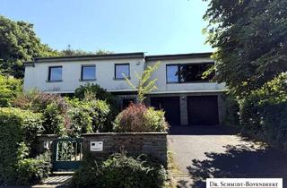Haus kaufen in 57548 Kirchen, Stilvolles Wohnanwesen im Grünen mit über 1.233 m² Grundstück und Doppelgarage in Kirchen!