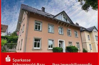 Anlageobjekt in 78141 Schönwald, Geräumiges Dreifamilienhaus mit 3 Garagen