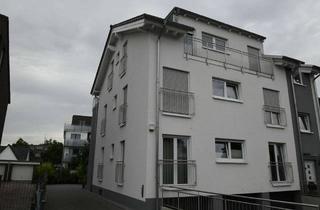 Wohnung mieten in 59071 Hamm, Neuwertige DG-Wohnung mit vier Zimmern sowie Balkon und Einbauküche in Hamm