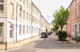 Anlageobjekt in Große Wasserstraße 2 a, 19053 Feldstadt, Gepflegte, vermietete 2-Zimmer-Wohnung mit Tageslichtbad
