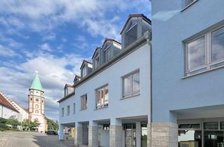 Wohnung mieten in 92318 Neumarkt, Helle Altstadt Wohnung mit Einbauküche am Residenzplatz!