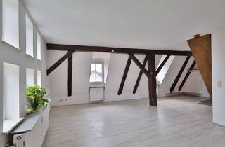 Wohnung kaufen in 71139 Ehningen, Ehningen - Charmante denkmalgeschützte Maisonette-Wohnung - stilvoll saniert mit großzügiger Bühne