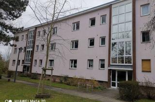 Wohnung kaufen in Marienfelder Chaussee, 12349 Buckow, Stilvolle 1-Zimmer-Wohnung mit Balkon in Berlin Buckow (Neukölln), Separate Küche mit Fenster.