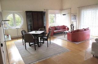 Wohnung kaufen in 79423 Heitersheim, Stilvolle DG-Wohnung, aufteilbar, gehobene Ausstattung, 2 Balkone, 2 TG-StP in Heitersheim