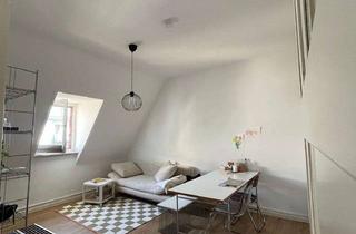 Wohnung mieten in 76133 Südweststadt, Attraktive zwei Zimmer Dachgeschoss-Wohnung in Karlsruhe, Südweststadt