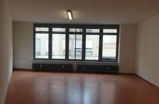 Wohnung mieten in Palaststraße 30, 54290 Innenstadt, Geräumige Zweizimmerwohnung in zentraler Lage