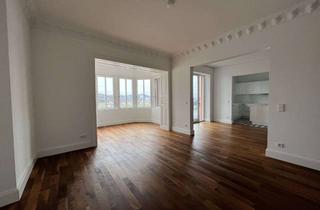 Wohnung mieten in Rheinstraße 37, 79761 Waldshut-Tiengen, moderne 4-Zimmer-Wohnung mit luxuriöser Innenausstattung mit Einbauküche in Waldshut-Tiengen