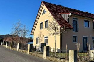 Haus kaufen in 95490 Mistelgau, Moderne großzügige DHH, wunderschöner Garten mit Pool