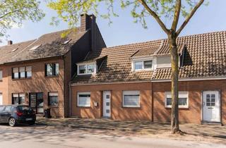 Reihenhaus kaufen in 46395 Bocholt, Altbau trifft Moderne – Familienfreundliches Reihenhaus mit tollem Garten zu verkaufen.