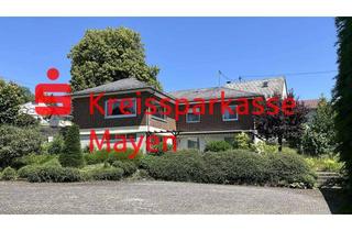 Haus kaufen in 56729 Langscheid, Winkelbungalow mit Einliegerwohnung in herrlicher Wohnlage