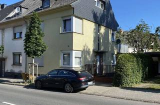 Doppelhaushälfte kaufen in 56727 Mayen, Eine gepflegte Doppelhaushälfte mit viel Potential in zentraler Lage von Mayen.