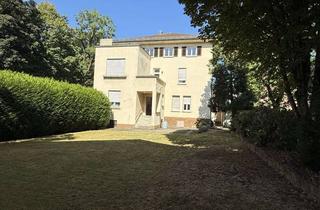 Villa kaufen in 73033 Göppingen, Historische Villa mit Blick auf den Schloßpark!