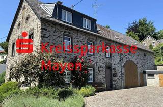 Anlageobjekt in 56729 Langscheid, 3 (Ferien)wohnungen mit Scheune und Garten in toller Wohnlage.
