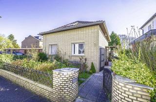 Grundstück zu kaufen in Gustav Heinemann Straße 10, 50259 Pulheim, Rarität Mitten in Pulheim,Freistehendes Einfamilienhaus mit großem Ausbaupotential
