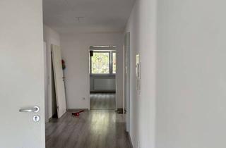 Wohnung mieten in 72639 Neuffen, Vollständig renovierte 3,5-Zimmer-Wohnung mit Balkon und EBK in Neuffen