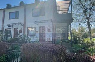 Haus kaufen in 24211 Preetz, Attraktive Rendite ! Zwei solide Reihenhäuser mit 3 Wohneinheiten und Seeblick in Preetz
