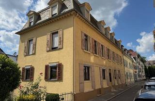 Wohnung kaufen in 76530 Baden-Baden, Baden-Baden - Mitten in Baden-Baden - Modernisierungsbedürftige 4,5-Zi.-Maisonette in klassizistischem Wohnhaus