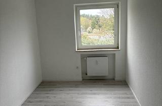 Wohnung kaufen in Im Hirschfeld 10, 52222 Stolberg, Schöne, frisch sanierte Dachgeschosswohnung mit großem Balkon in ruhiger Lage von Stolberg