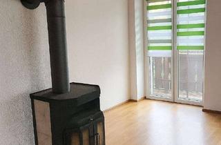 Wohnung mieten in Raiffeisenstraße 13, 83361 Kienberg, gemütliche 3-Zimmer-Maisonette-Wohnung mit Einbauküche und Kamin in Kienberg