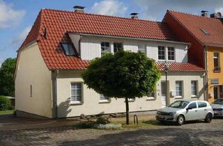 Wohnung mieten in Bei Der Kirche 11, 18337 Marlow, Helle und großzügige 6-Zimmer-Dachgeschosswohnung in Marlow
