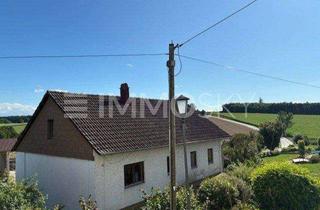 Haus kaufen in 84573 Schönberg, Perfekte Anbindung: MFH zur Sanierung