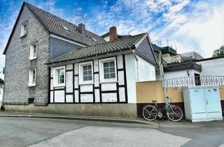 Anlageobjekt in 45549 Sprockhövel, Vielseitige Immobilie: Einfamilienhaus mit Appartement und vermietetem Ladenlokal in zentraler Lage