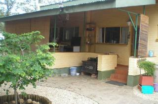 Haus kaufen in 82269 Geltendorf, Windhoek-Pioneerspark: Großes Haus mit Traumgarten