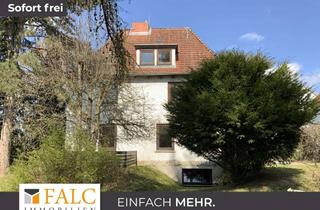 Villa kaufen in 37083 Göttingen, Stadtvilla zum Sanieren auf großzügigem Grund