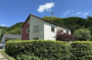 Haus kaufen in 73252 Lenningen, Freistehendes Zweifamilienhaus in idyllischer Ortsrandlage mit viel Potenzial