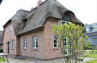 Doppelhaushälfte kaufen in 25938 Oevenum, KfW 55-Standard: Hochwertig eingerichtete Ferienhaushälfte unter Reet