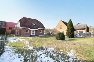Haus kaufen in 17309 Jatznick, Potential: 4-Zi.-Zuhause mit Terrasse und Balkon inkl. Garage